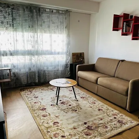 Cosy And Quiet T2 In 19 * Paris